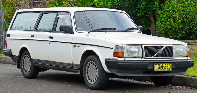 Illustration for article titled Generation Gap: RWD Volvo Wagons Edition